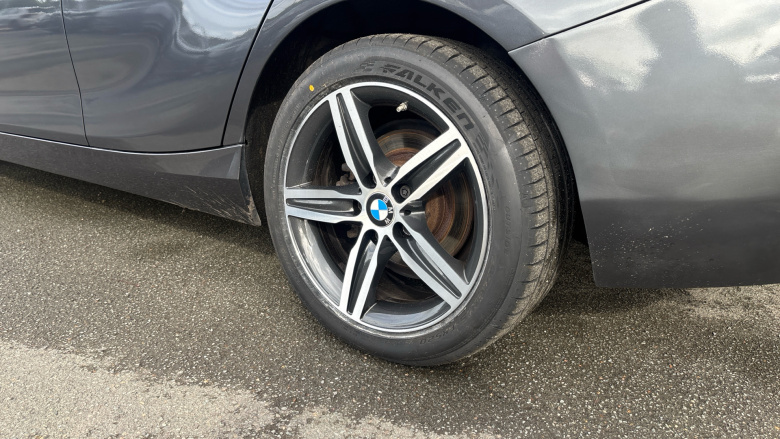 BMW 1 Series 118i [1.5] Sport 5dr [Nav/Servotronic] Petrol Hatchback